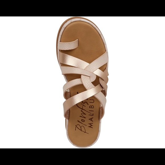 Elegant Cream Platform Sandals - Picture 2 of 3